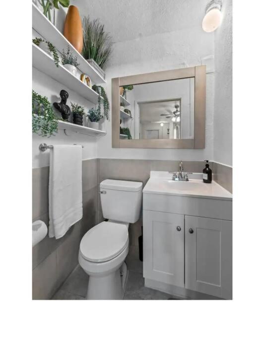 Inviting Oasis - Cozy, Spotless, And Comfortable Room Pahokee Exterior photo